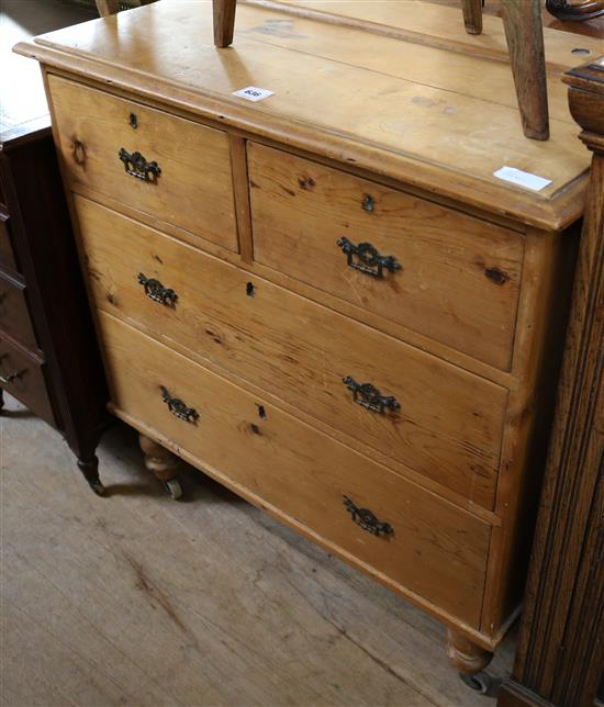 Victorian pine chest of drawers(-)